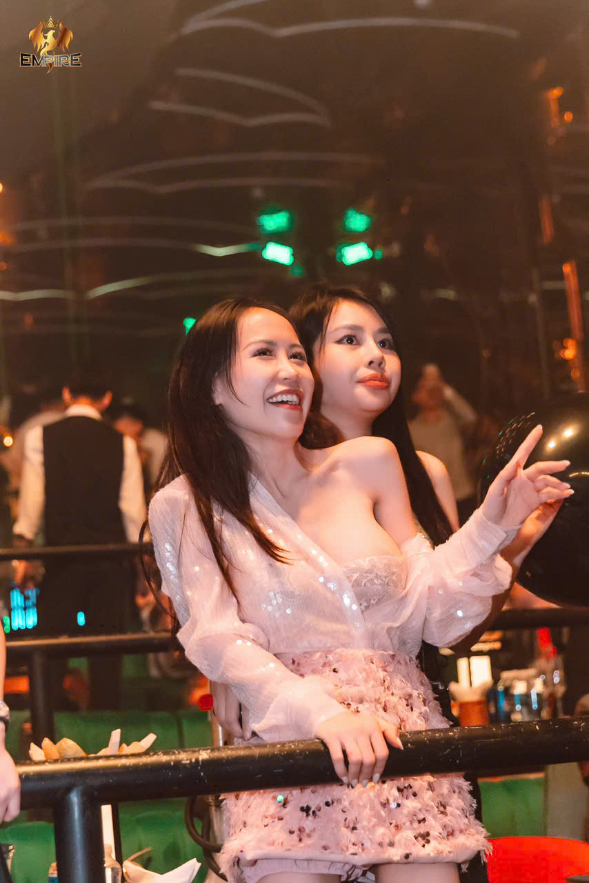Khoảnh khắc tại Empire Club — Club Quận 1
